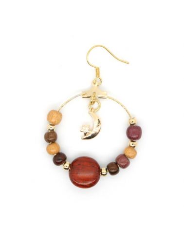 Boucle d'oreille dorée à l'or fin avec lune et ses perles en bois  - 2
